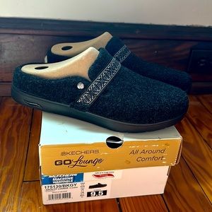NWT Skechers GO Lounge women’s 9.5